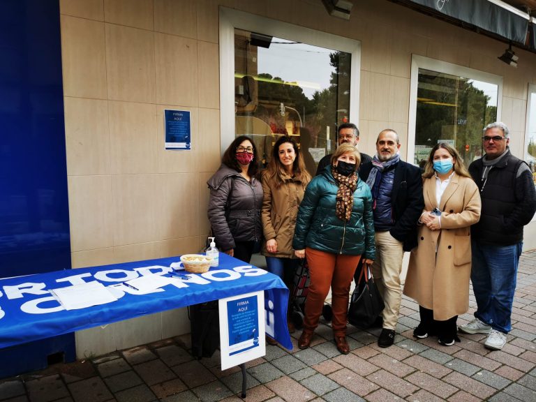 El PP organiza de nuevo una mesa para la recogida de firmas para pedir la instalación de un servicio de Hemodiálisis