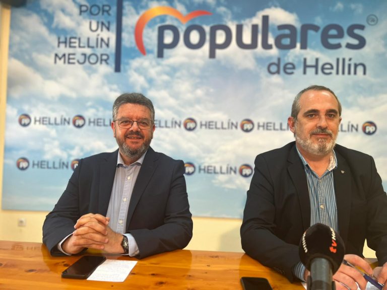 Juan A. Moreno y Francisco Vizcaíno insisten en la importancia de la bajada de los impuestos