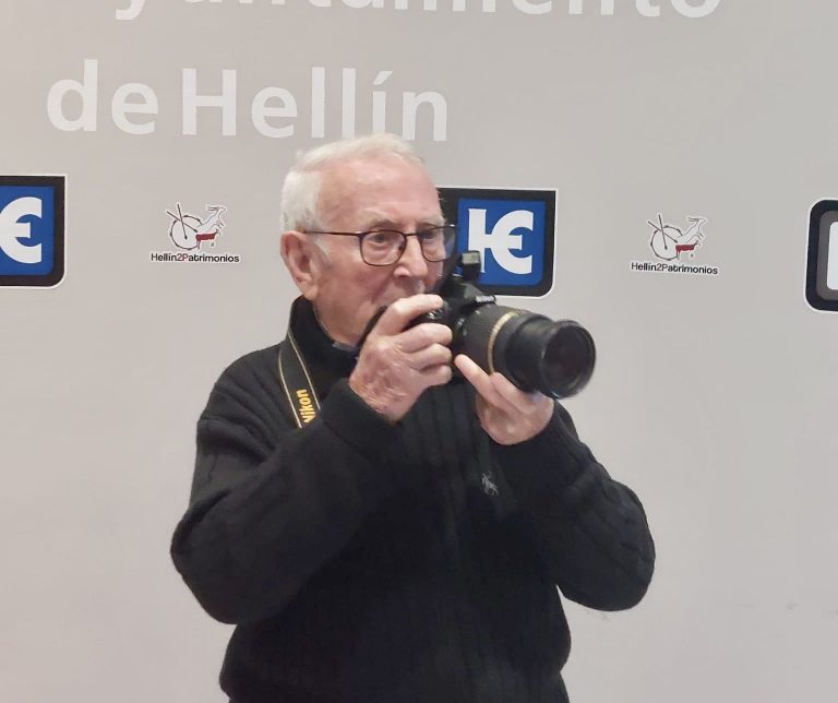 Exposición del fotógrafo Juan Picornell, en el MUSS “Toda la vida en el Rabal”