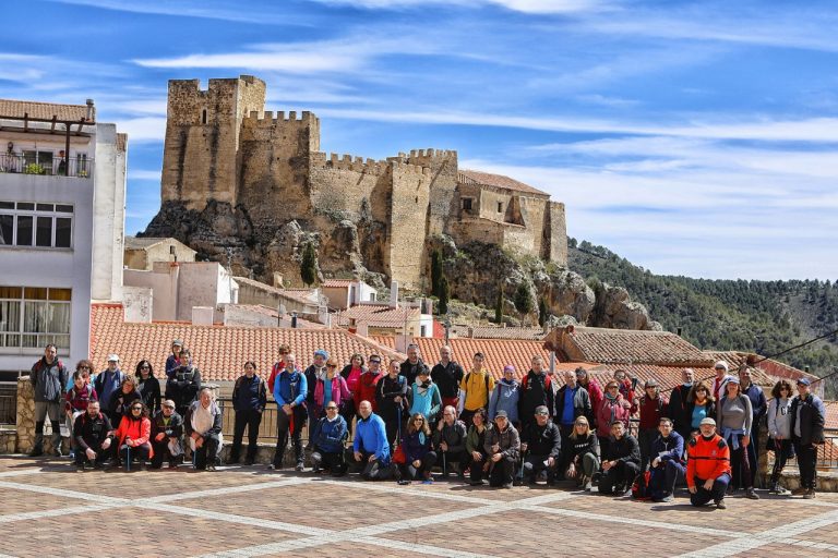 Día soleado por Yeste, en la Ruta de Senderismo de la Diputación Provincial