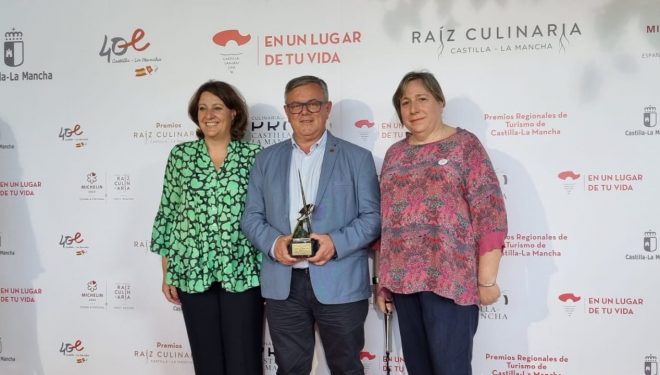 El Ayuntamiento recoge el premio por su «Mejor Iniciativa Turística del año 2022»