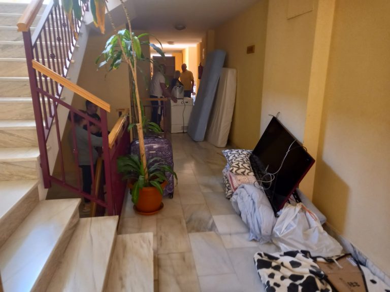 Una mujer, con cuatro hijos menores, obligada a abandonar su domicilio