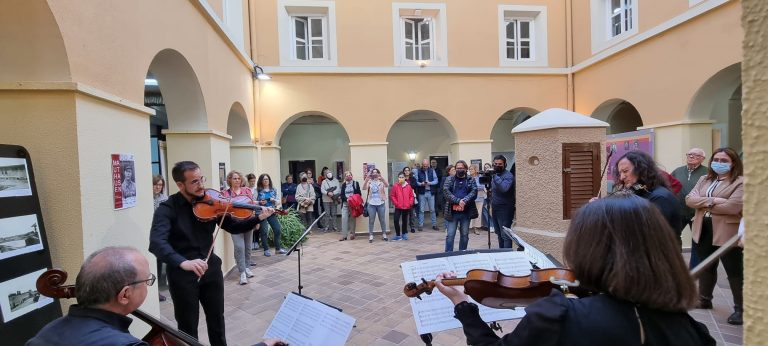 Inaugurada la exposición sobre los hellineros deportados al campo de concentración de Mauthausen