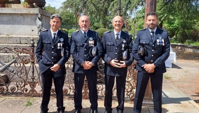 Tres policías locales de Hellín condecorados por la Junta de Castilla-La Mancha