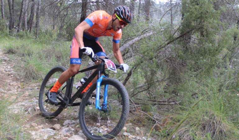 Alberto López ganador en la marcha de Bogarra