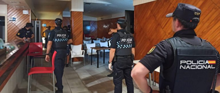 La Policía Nacional y Local de Hellín realizan numerosos controles en la ciudad