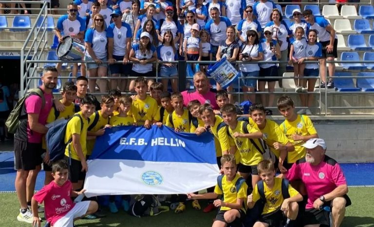 El equipo Alevín de las Escuelas de Fútbol Hellín destaca en el Torneo de Vera