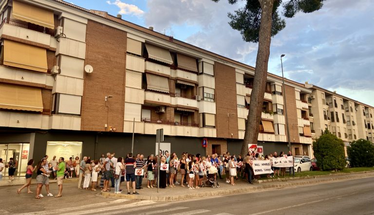 El gran pino de la avenida del Poeta Mariano Tomás, será talado en los primeros días de la próxima semana