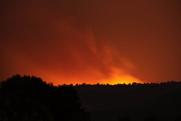 Las tormentas secas, origen de los dos incendios que afectan al término municipal de Hellín