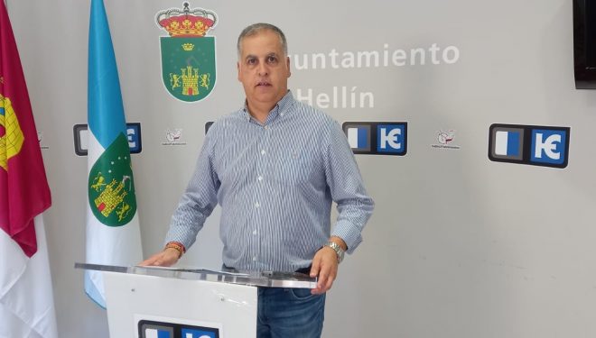 El concejal del Partido Popular, Pedro García, dio a conocer la moción para la reactivación del Consejo Local de la Juventud