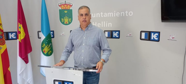 El concejal del Partido Popular, Pedro García, dio a conocer la moción para la reactivación del Consejo Local de la Juventud