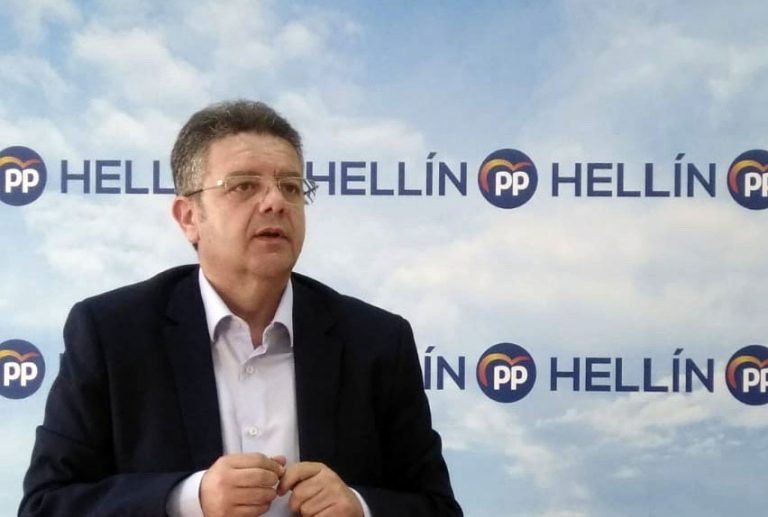 Juan A. Moreno Moya reclama movilizaciones para hacer que la línea ferroviaria Chinchilla-Cartagena vuelva a tener parada en Hellín