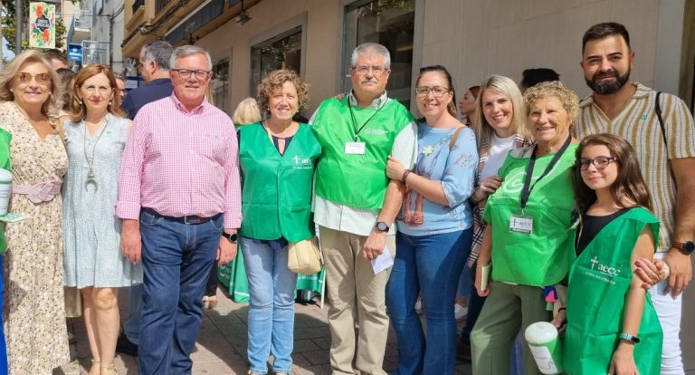 La Asociación Española Contra el Cáncer sale a las calles de Hellín en su tradicional cuestación el pasado día 24, fecha de la inauguración de la Feria