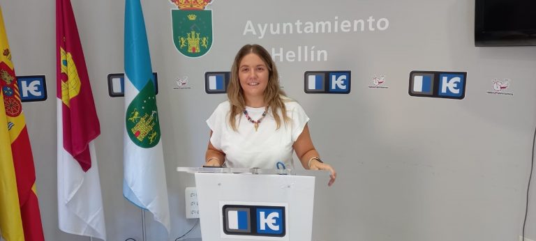 “Menos mal que ésta es la última Feria que va a gestionar el equipo de Ramón García, la próxima lo hará el Partido Popular, con Manuel Serena como alcalde”