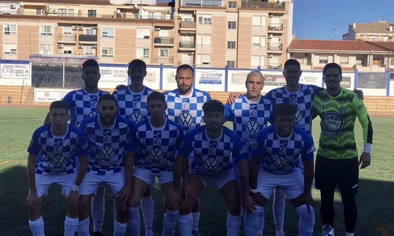 Debut Liguero del Hellín CF con una valiosa victoria en La Roda