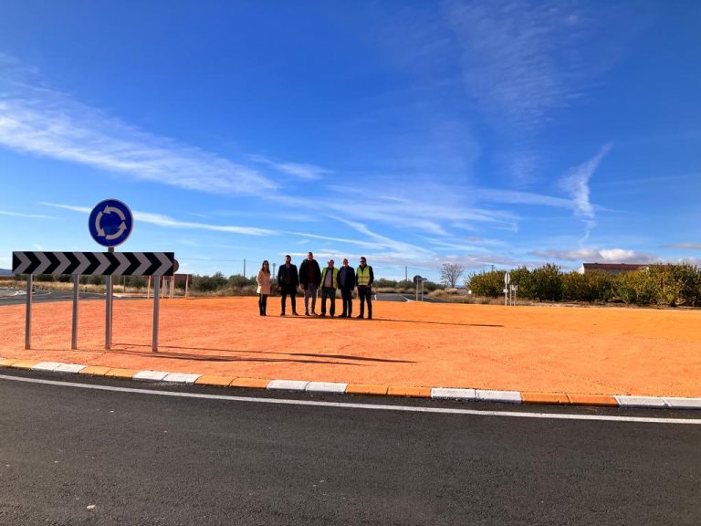 El Gobierno regional inaugura la nueva rotonda sur de Ontur