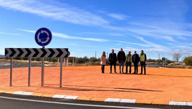 El Gobierno regional inaugura la nueva rotonda sur de Ontur