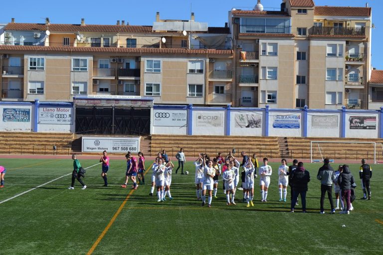 Las chicas del Hellín Femenino vuelven a la senda de la victoria