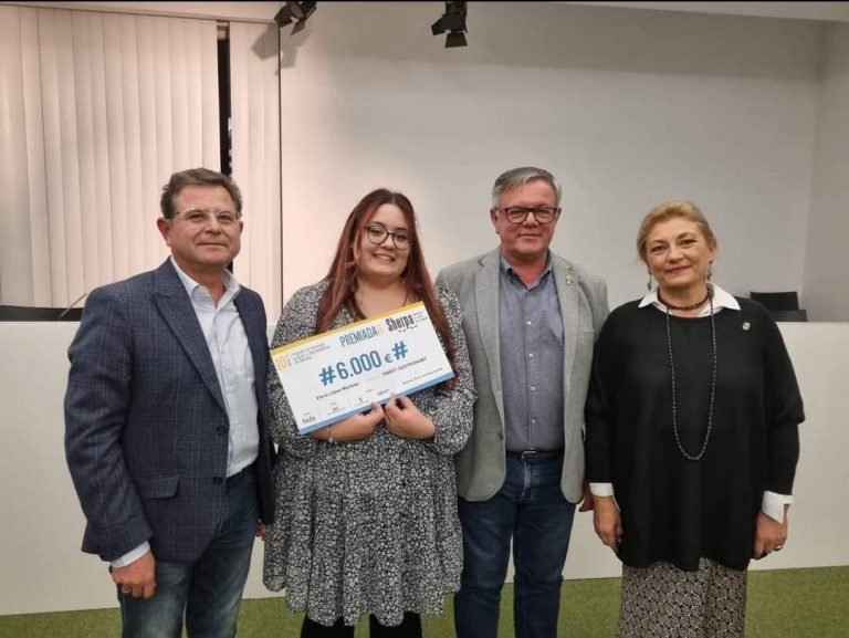 La hellinera Elena López Martínez gana el premio a la 10ª edición del programa Sherpha, que promociona FEDA