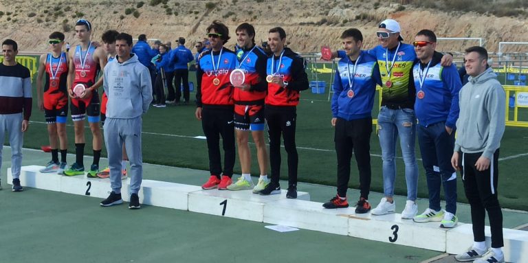 El atleta hellinero, Rafael López Hermosilla, consigue en Murcia dos magníficos triunfos en Duatlón