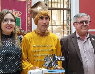 Morote siguió al pie de la letra el refran  “lo bueno, si es breve, dos veces bueno” a la hora de ofrecer a los hellineros el pregón de Carnaval