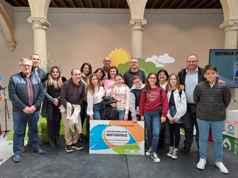 El colegio Hellínero Isabel La Católica, premiado como centro de educación sostenible