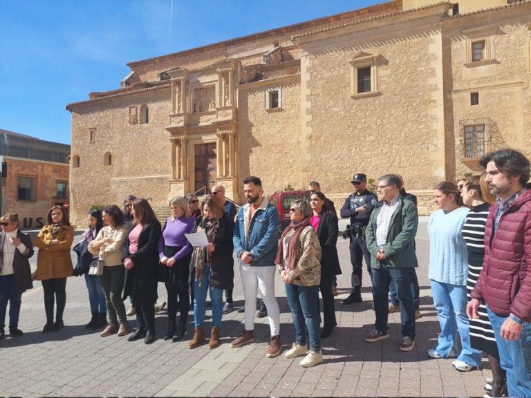 María Dolores Vizcaíno leyó un manifiesto  donde pidió la total igualdad entre hombre y mujeres