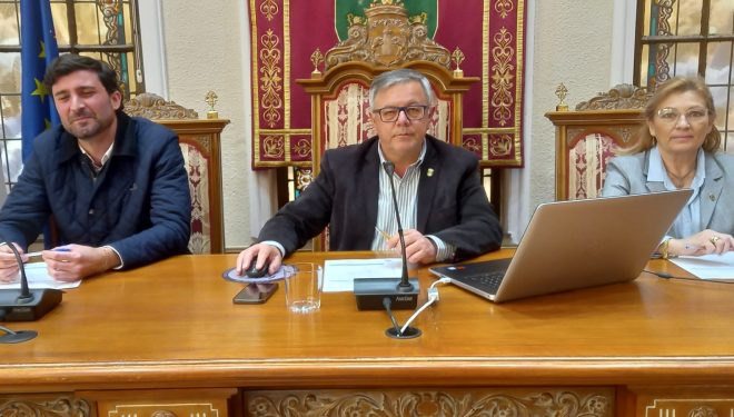 Ramón García justifica, ante las críticas de Manuel Serena la liquidación del Presupuesto del año 2022