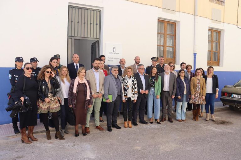 El Gobierno de Castilla-La Mancha abre en Hellín el octavo Punto de Encuentro Familiar de la Comunidad Autónoma