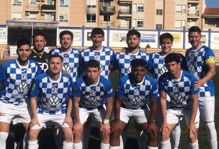 Tras su tercera victoria consecutiva, el Hellín pasa a ser un serio aspirante al ascenso