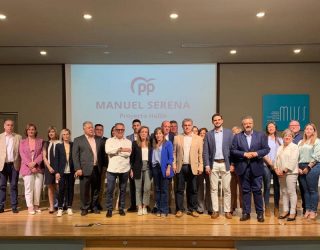 El candidato del Partido Popular de Hellín, Manuel Serena, llevó a cabo una “gimnástica” presentación de su candidatura