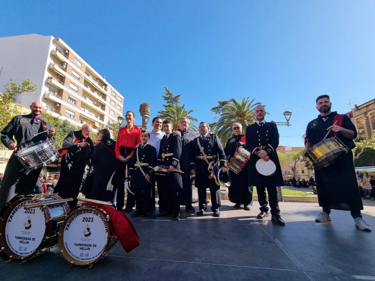 La  Banda de Cornetas y Tambores “Juventud Musical” y la locutora Gloria Santoro, designados como Tamborilero del Año y Tamborilera de Honor