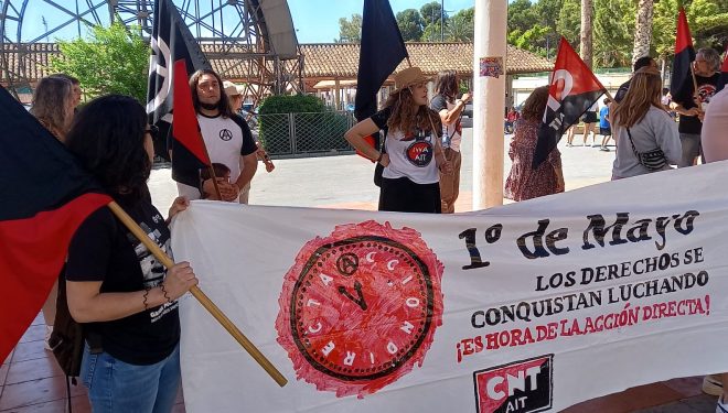 Afiliados a la CNT-AIT reivindican en Hellín el Día del Trabajador