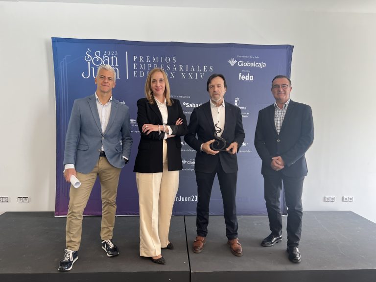 El empresario hellinero, Andrés Requena, gerente de la empresa Frutas y Turrones San Andrés, Premio San Juan al Mérito Empresarial