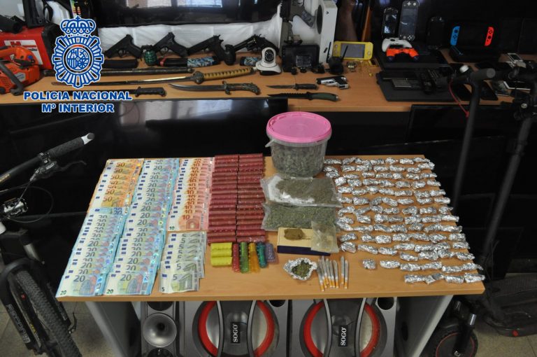 La Policía Nacional desmantela un punto de venta de marihuana y hachís asentado en el casco antiguo de Hellín
