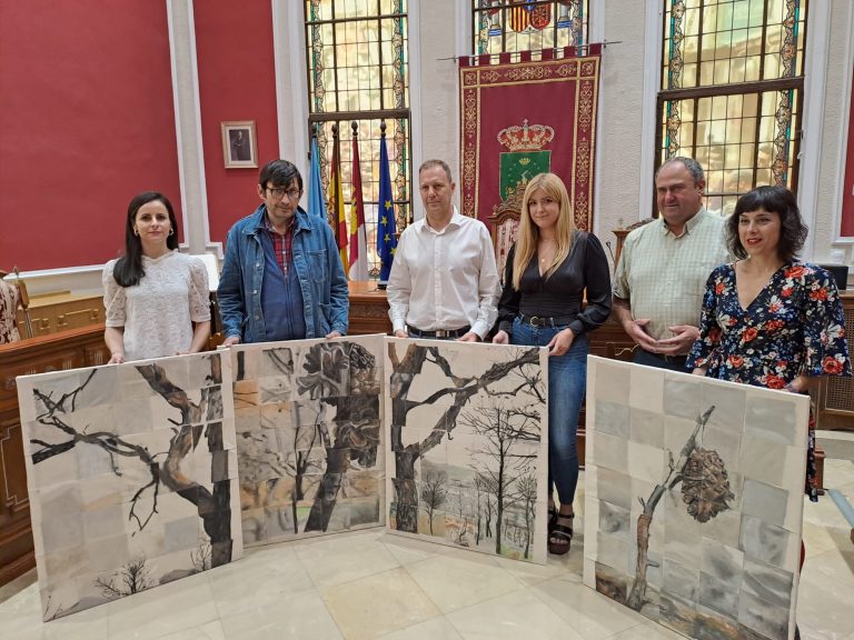 Cesión del “Pachwok” realizado en el taller de la actividad “Cenizas y raíces”