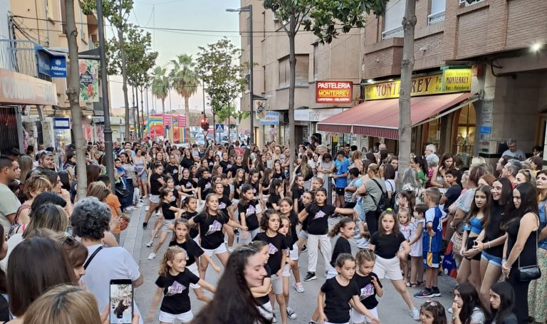 Los hellineros respondieron a la llamada de Amedhe de apoyo al comercio local