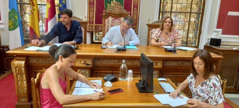 El Pleno aprueba los emolumentos de la nueva Corporación Municipal