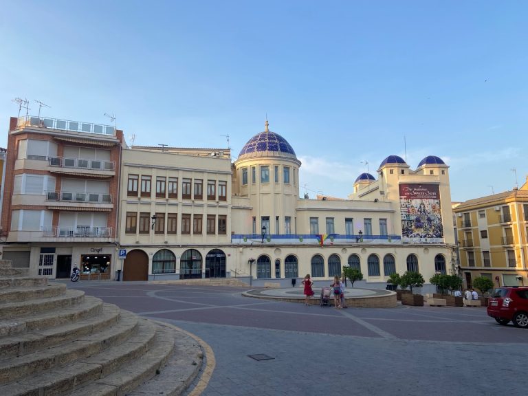 Manuel Serena confirma la existencia de negociaciones para llegar a un acuerdo para la adquisición del Teatro Victoria por el Ayuntamiento