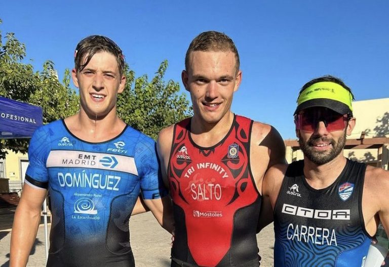 Adrián Salto y Belén Baidez ganan el XIX Triatlón Sprint Valle de Agramón