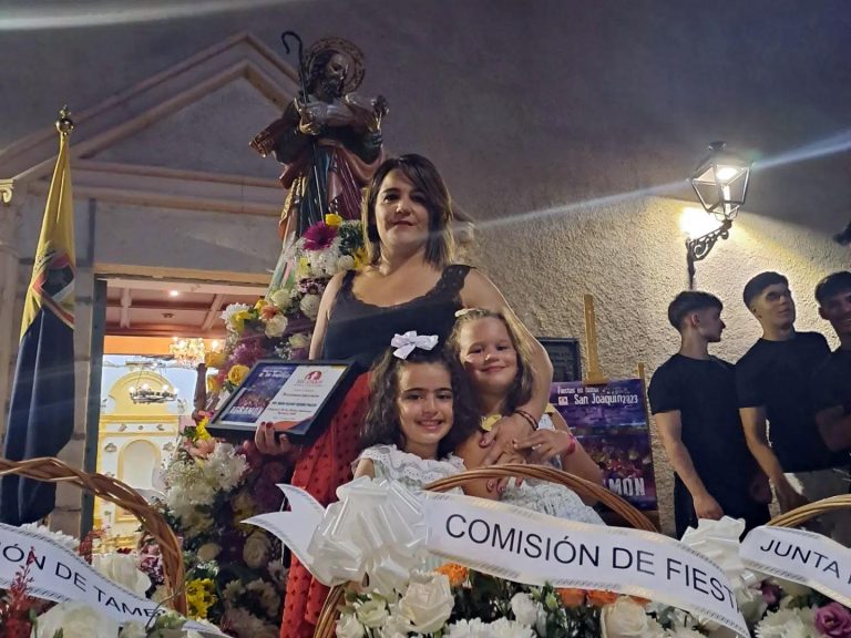María Dolores Vizcaíno pregona desde el corazón las fiestas de Agramón