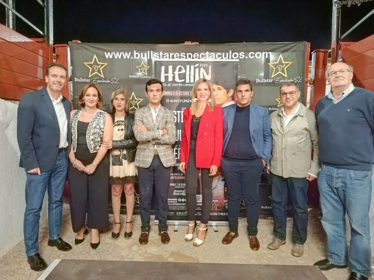 Presentación del cartel del festejo taurino de la próxima Feria