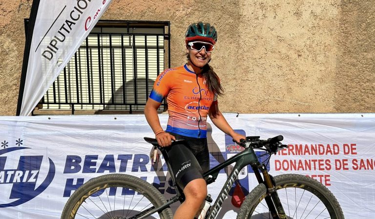 La hellinera Lucía Navarro gana en la prueba BTT de Ossa de Montiel