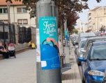 El Grupo Municipal del PSOE denuncia la colocación de carteles de la Feria en numerosas farolas de la ciudad