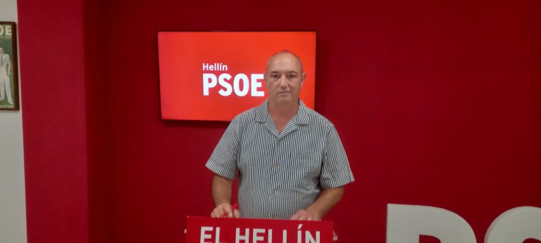 Juan Antonio Andújar pide al equipo de gobierno del PP que se dejen de política de “fotomatón y redes sociales”, y se pongan a trabajar