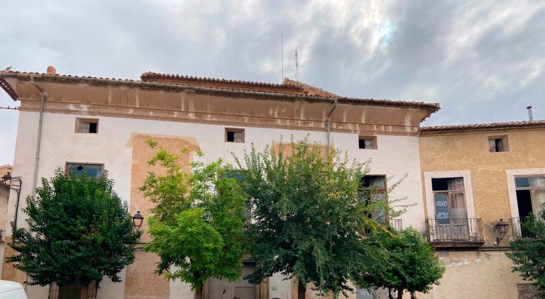 La “Casa de los Salazar” continúa en un estado total de ruina y abandono