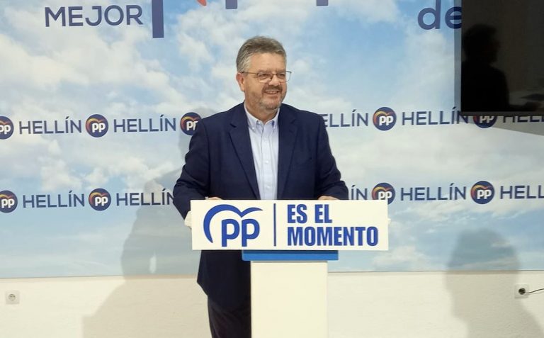 El diputado regional del PP insta a la Junta a cumplir el acuerdo para defender la línea ferroviaria de Albacete-Murcia-Cartagena que pasa por Hellín