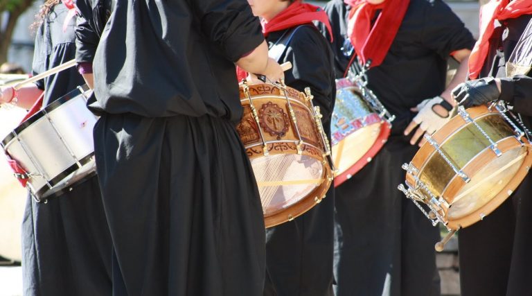 Los tamborileros de Hellín participarán en el I Encuentro de Tambores del Sur que se celebrará en Mula