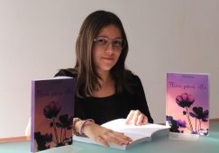 Éxito en la presentación de la novela de romance de la joven autora Yaiza Docon, nacida en Liétor
