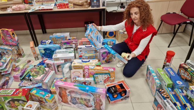 Comienza en Hellín la campaña de Cruz Roja Juventud para promover el uso de juguetes educativos